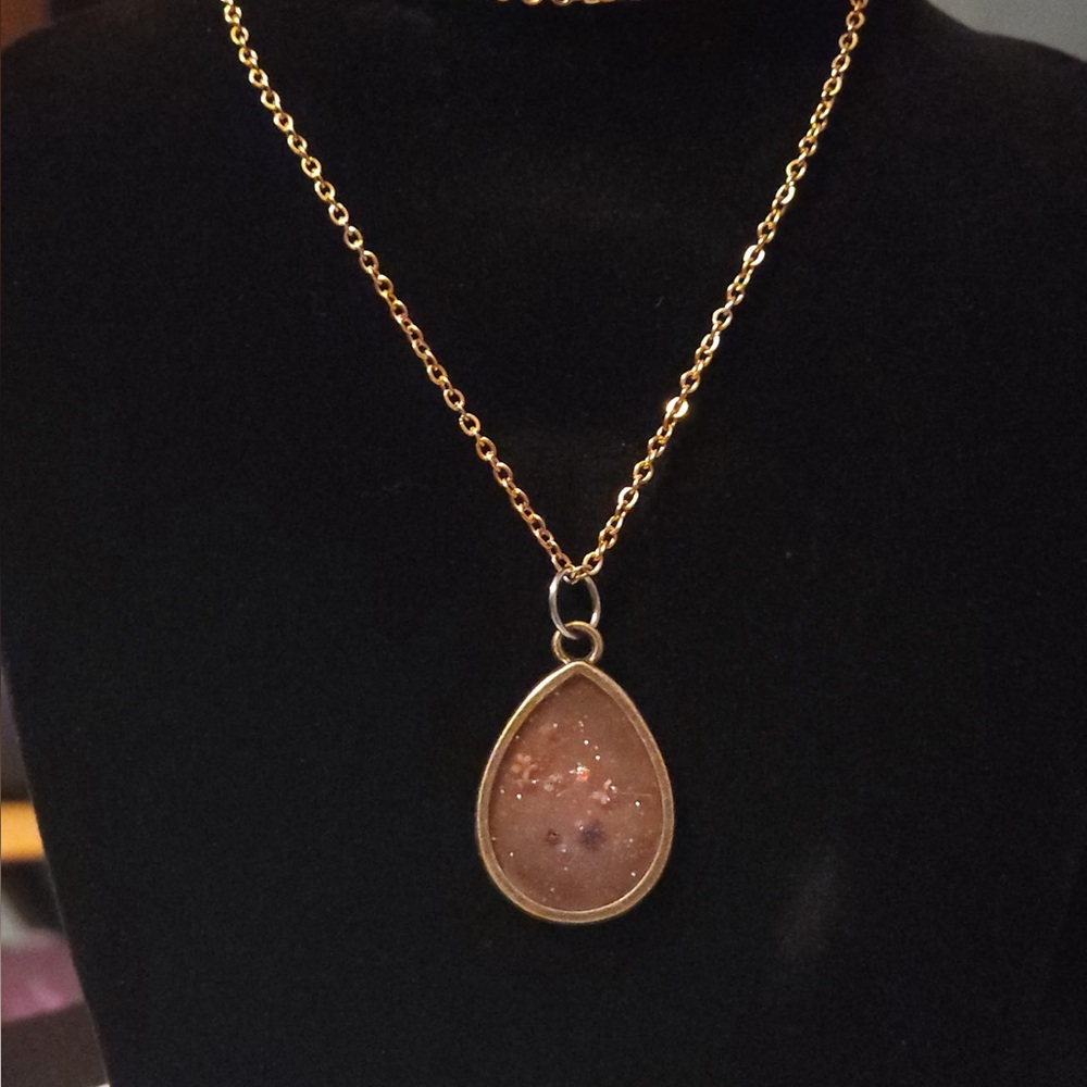 Elegant Resin Teardrop Pendant Necklace